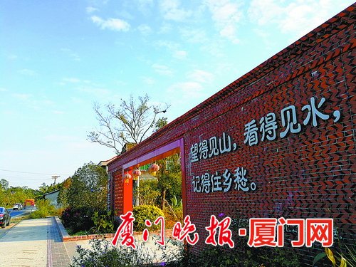 厦门晚报：莲香馥郁唤醒乡愁 水清岸绿生活向好